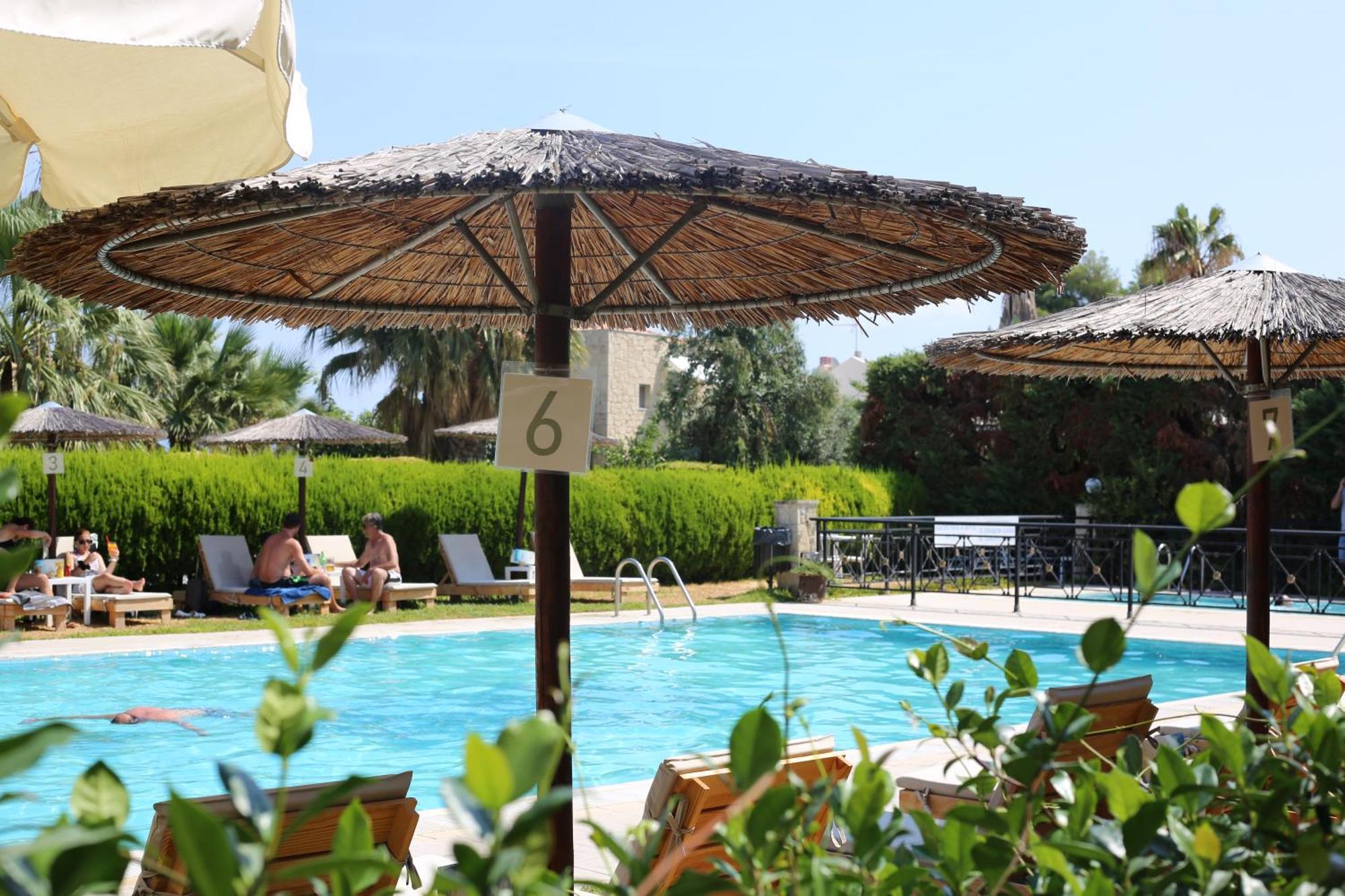Golden Residence Family Resort Pefkochori Eksteriør bilde